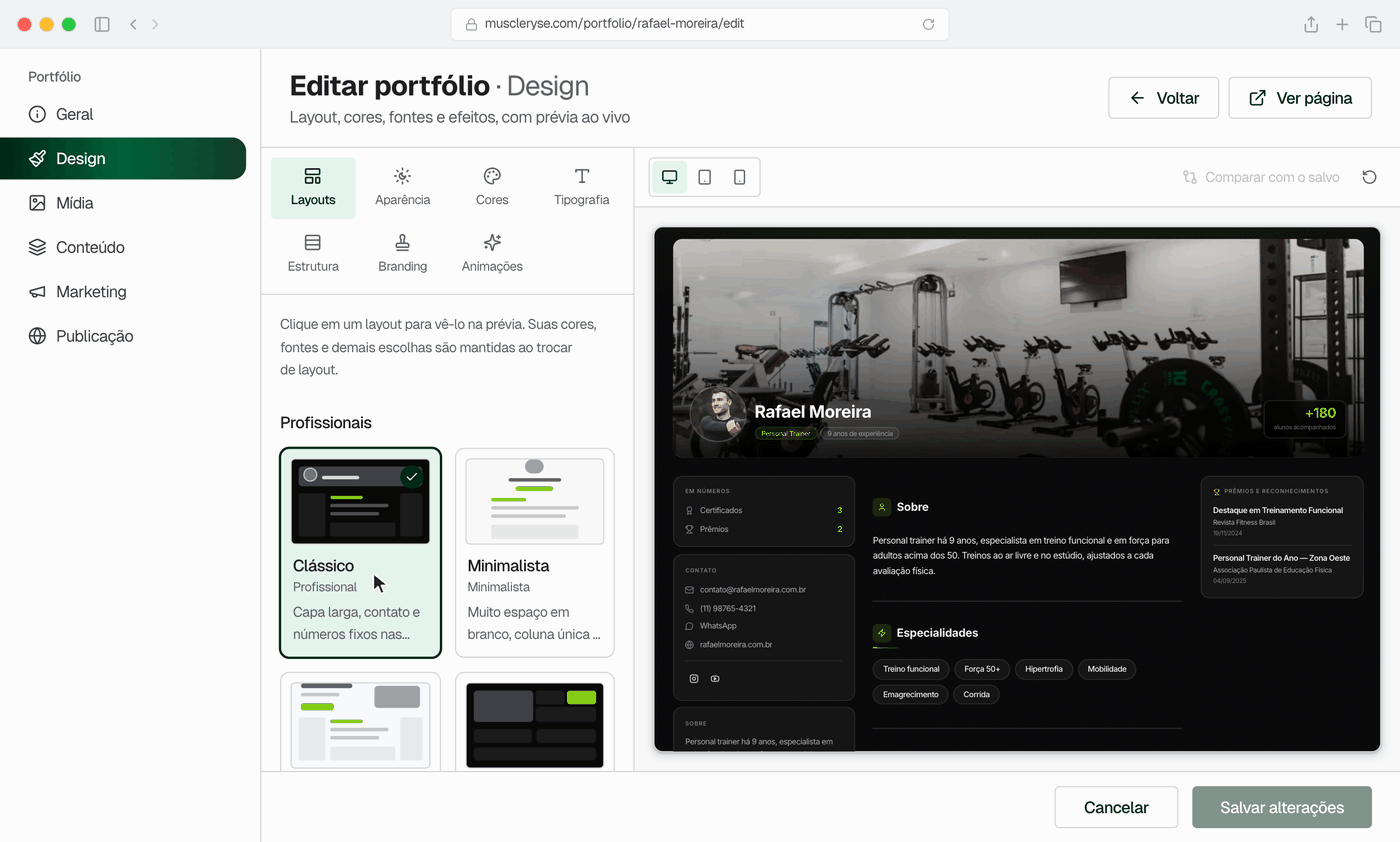Demonstração do editor de portfólio da Muscleryse: o layout passa de Clássico para Galeria e depois para Arena, a prévia ao lado percorre as seções do portfólio e, depois de salvar, a página pública no Arena rola com o título de cada seção fixo no topo